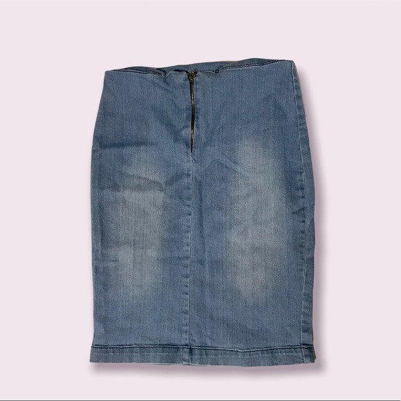 🌟SALE 2/$10.00‼️ NEW LAVIVA Women’s Blue Denim Pencil Jean Skirt size 8 - Picture 3 of 5